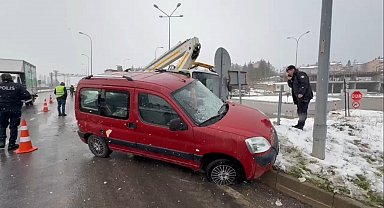 Domaniç'te trafik kazası: 4 yaralı