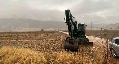 DSİ'ye ait kepçenin çalınıp define arandığı iddiası