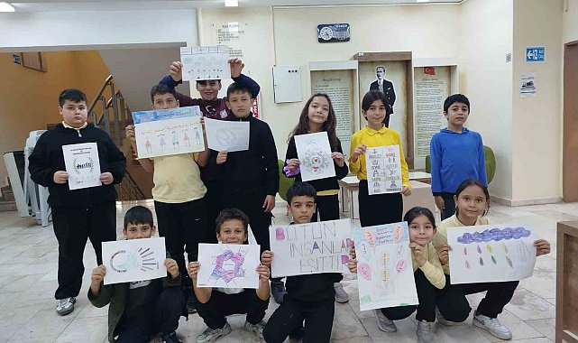 Dünya İnsan Hakları Günü'nde öğrencilerden farkındalık etkinliği