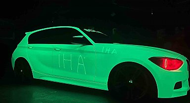 Dünyada eşi nadir olan araç gündüz beyaz, geceleri ise yeşil rengi ile parlıyor