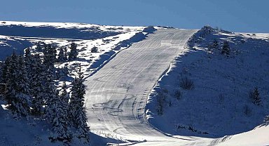 Dünyanın en iyileri arasında olan Çambaşı Kayak Merkezi sezona hazır