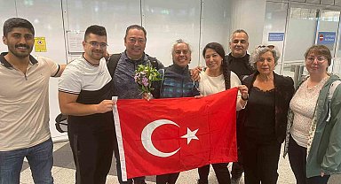 Dünyanın en yüksek 2.dağına tırmanıp tarihe geçen Türk kadın dağcı o anları anlattı