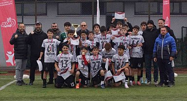 Düzce'de şampiyon İsmetpaşa ortaokulu oldu