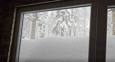 Düzce'nin yüksek kesimlerinde kar kalınlığı 1,5 metreye ulaştı