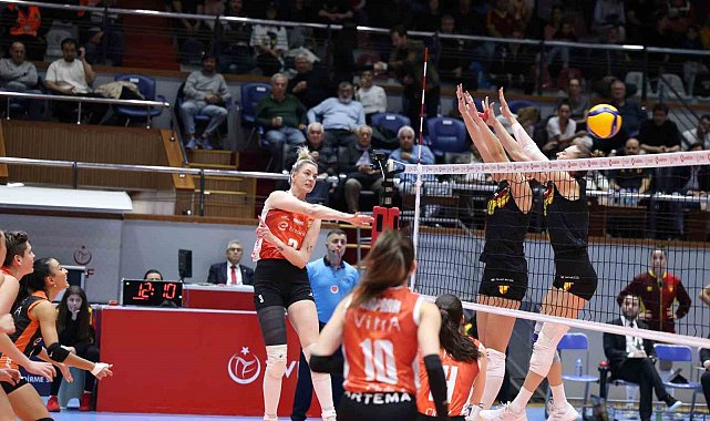 Eczacıbaşı Dynavit, Göztepe'ye set vermedi