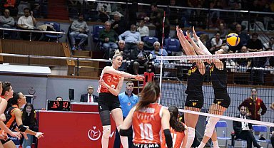 Eczacıbaşı Dynavit, Göztepe'ye set vermedi