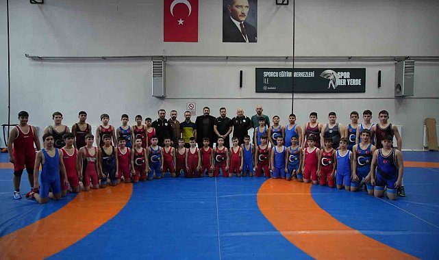 Edirne'de ata sporu güreşle geleceğin şampiyonları yetişiyor