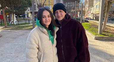 Edirne'de kanseri yenen genç mimarı, vatandaşlar trafikte korna çalarak kutladı