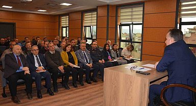 Edremit'te 2025 yılı sonu muhtarlar değerlendirme toplantısı gerçekleştirildi