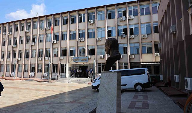 Eğlence mekanının önünde çıkan silahlı ve bıçaklı kavganın şüphelileri adliyeye sevk edildi