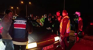 Ekiplerin zorlu denetimi: Alkollü sürücü direndi, bir diğeri tepki gösterdi