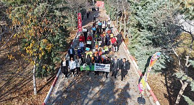 Elazığ Hipodromu'nda öğrenciler tekerlekli sandalye, görme ve işitme engeline yönelik parkurları deneyimledi
