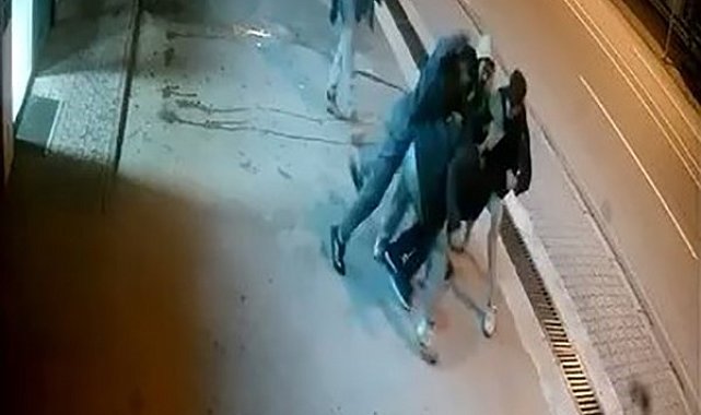 Elazığ'da 4 kişi 1 kişiye saldırdı: Hırsını alamayan saldırganlardan biri şahsın kulağı ısırarak kopardı