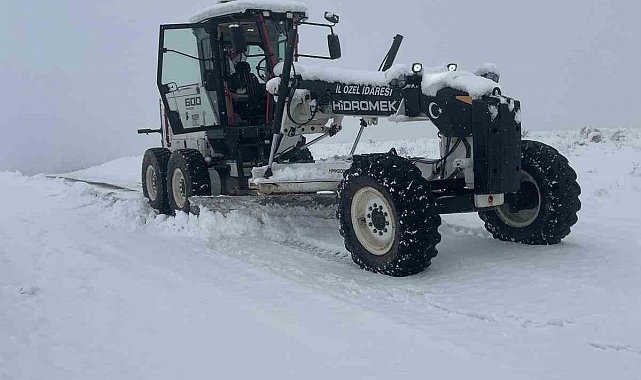 Elazığ'da kapalı köy yolu 111 oldu, ekipler çalışmalarını sürdürüyor