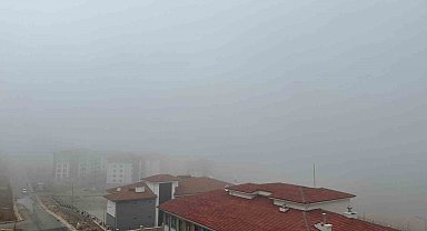 Elazığ'da sis etkisini sürdürüyor
