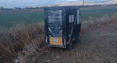 Elektrikli motosiklet devrildi: 2 yaralı