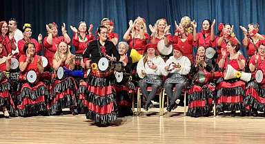 Engelli bireyler, darbuka ritim grubunun konseriyle eğlendi