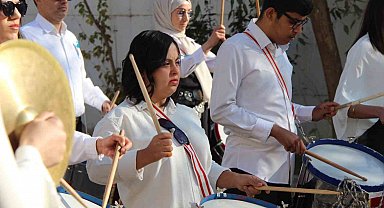 Engelliler hem eğlendi hem eğlendirdi