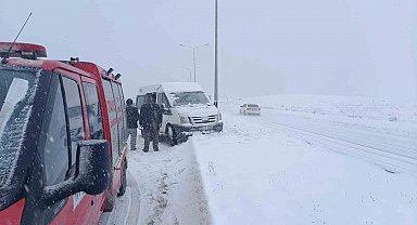 Erciş'te trafik kaza: 3 yaralı