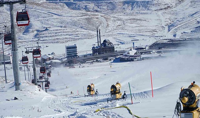 Erciyes'te Türkiye'nin en gelişmiş yapay karlama sistemiyle pistler sezona hazırlanıyor