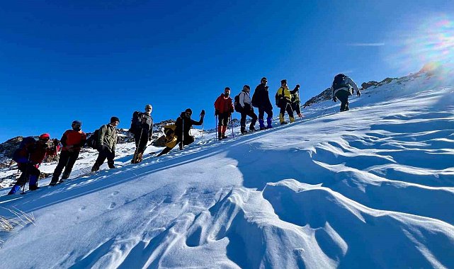 Erek Dağı'na zirve tırmanışı