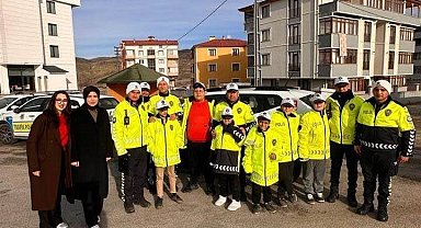 Erzincan Emniyetinden Engelliler Günü'nde öğrencilere özel trafik etkinliği