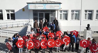 Erzincan'da gökyüzünü polisler ve çocuklar birlikte renklendirdi