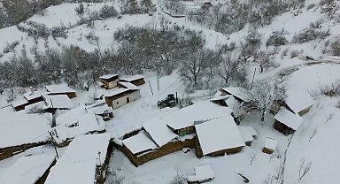 Erzincan'da kar ve tipi ulaşımı olumsuz etkiledi: 12 köy yolu kapandı
