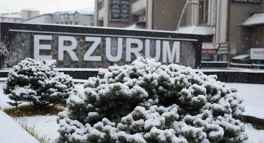 Erzurum güne karla başladı