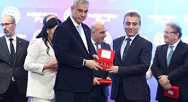 Erzurum'a gelecek ambulansları teslim alındı