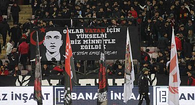 Es-Es taraftarı hava şehidi Emre Mercan'ı unutmadı