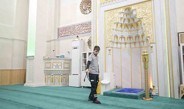 Esenyurt Belediyesi camilerde hijyen ve bakım hizmetlerini yeniledi