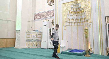 Esenyurt Belediyesi camilerde hijyen ve bakım hizmetlerini yeniledi