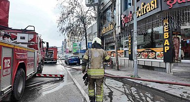 Esenyurt'ta iş hanında korkutan yangın