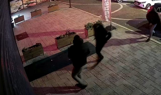 Esenyurt'ta kuyumcu soygunu girişimi kamerada: Hırsızlar alarm çalınca böyle kaçtı