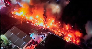 Esenyurt'taki fabrika yangını 4 saattir devam ediyor: Patlamalar peş peşe geldi