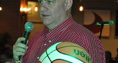 Eski milli basketbolcu balkondan düşerek hayatını kaybetti