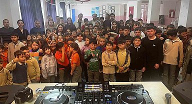 Eskişehir'de öğrenciler DJ ile buluştu