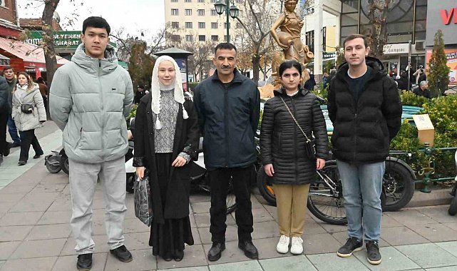 Eskişehir'deki binlerce uluslararası öğrenciye ES-UDER destek eli uzatıyor
