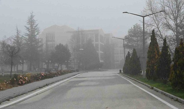 Eskişehir'in yüksek kesimlerinde sis etkili oldu