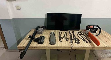 Evde buldukları her şeyi çaldılar: 2 tutuklama