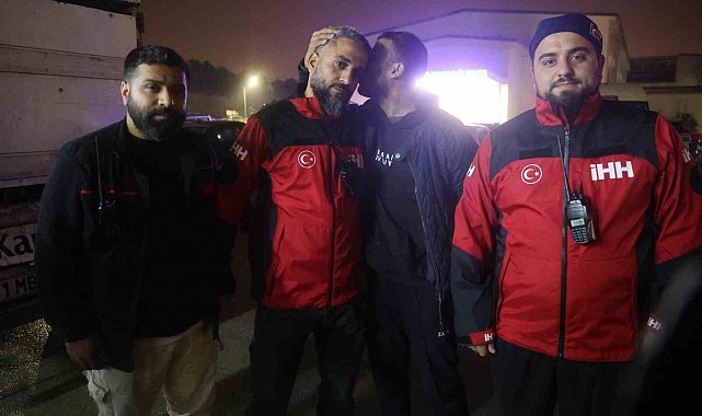 Evladını bulan arama kurtarma görevlisinin alnından öpen baba: "Oğluma bunu yapan caninin en ağır cezayı almasını istiyorum"