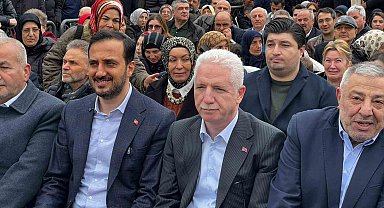 Eyüpsultan'da Karadeniz rüzgarı esti: Vatandaşlara 1 ton hamsi ikram edildi