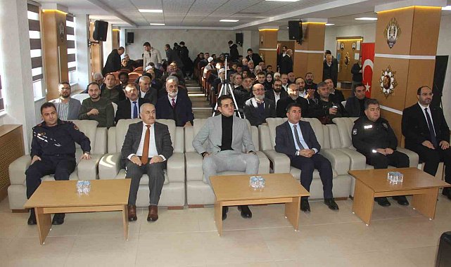 Ezanı güzel okumak için yarıştılar