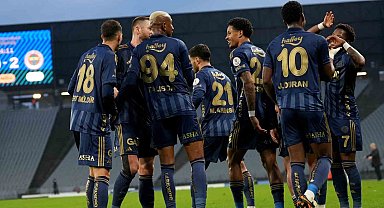 Fenerbahçe, ligde ilk yarıyı namağlup kapattı