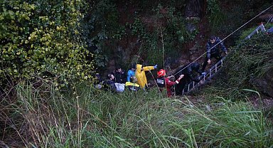 Fethiye'de otomobil uçuruma düştü