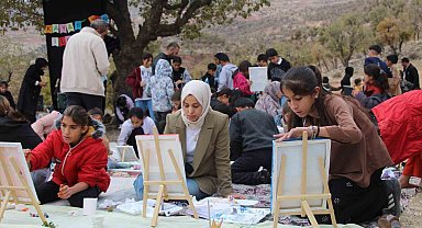 Gabar'ın eteklerinde umutlar tuvale yansıdı