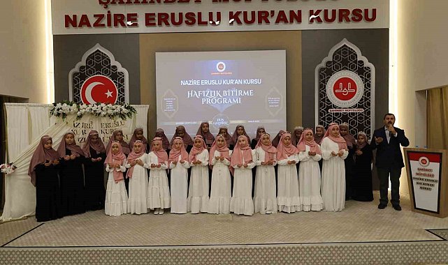 Gaziantep'te 16 öğrenci icazet merasiminde hafızlık belgelerini aldı
