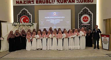 Gaziantep'te 16 öğrenci icazet merasiminde hafızlık belgelerini aldı