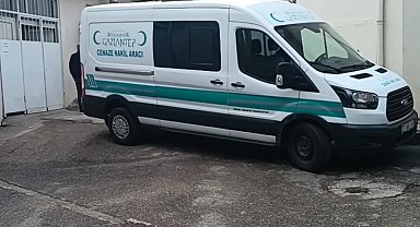 Gaziantep'te bariyerlere çarparak alev alan araçtaki sürücü hayatını kaybetti